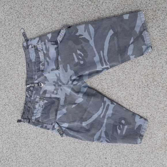 Tripp NYC Gray Camouflage Capris - Picture 2 of 13